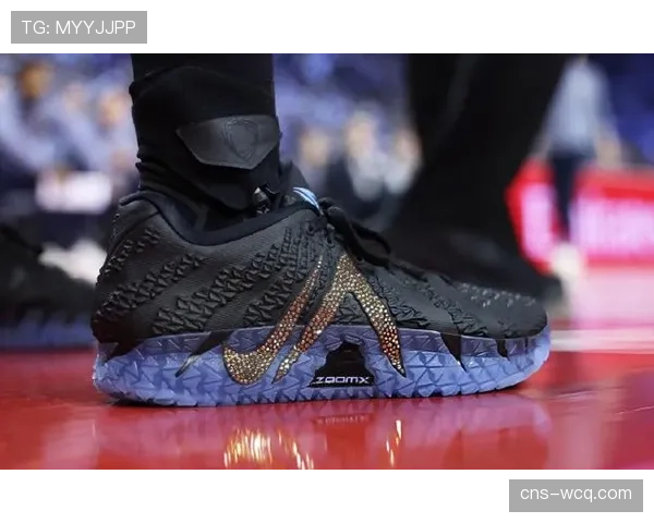 特写:贾·莫兰特复出训练,重点演练由守转攻的快速启动 特写:贾·莫兰特复出训练,重点演练由守转攻的快速启动